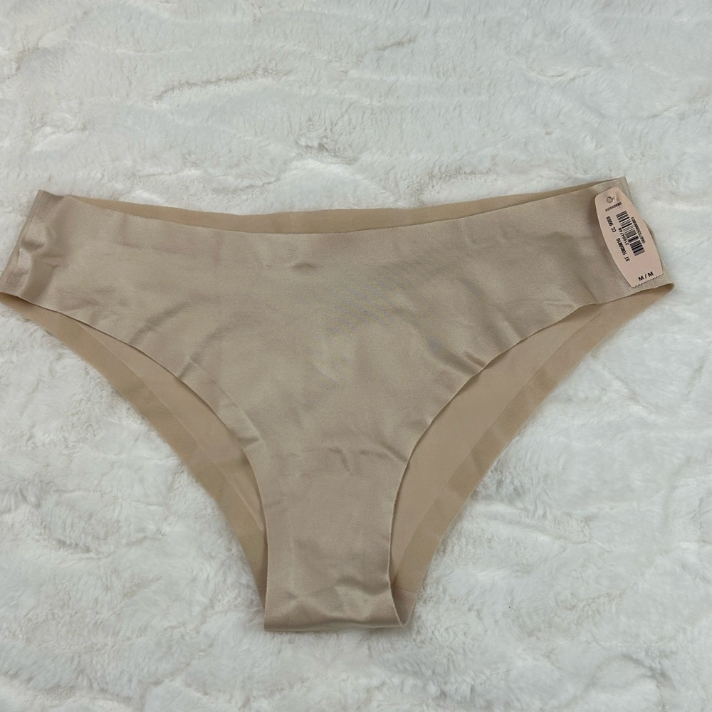 NWT 2013 Vintage Victoria’s Secret Cheeky No Show Seamless Panty M